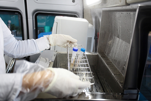 Khám phá xe kiểm nghiệm thực phẩm nhanh đầu tiên ở HN - 9