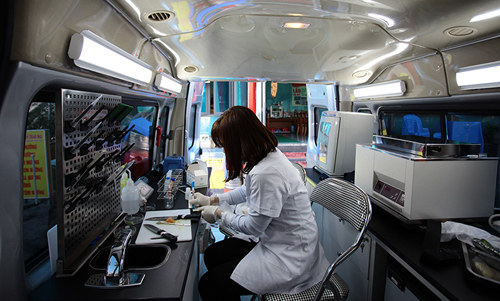 Khám phá xe kiểm nghiệm thực phẩm nhanh đầu tiên ở HN - 12